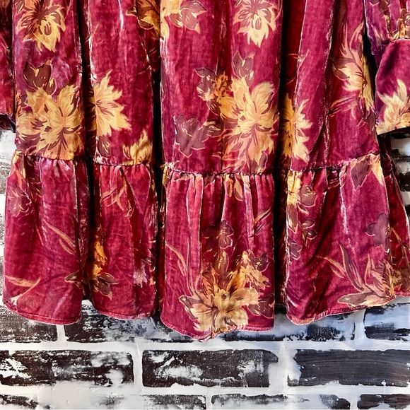 Fate Mauve Floral Burnout Velvet Ruffle Mini Dress Size Small - Picture 7 of 9